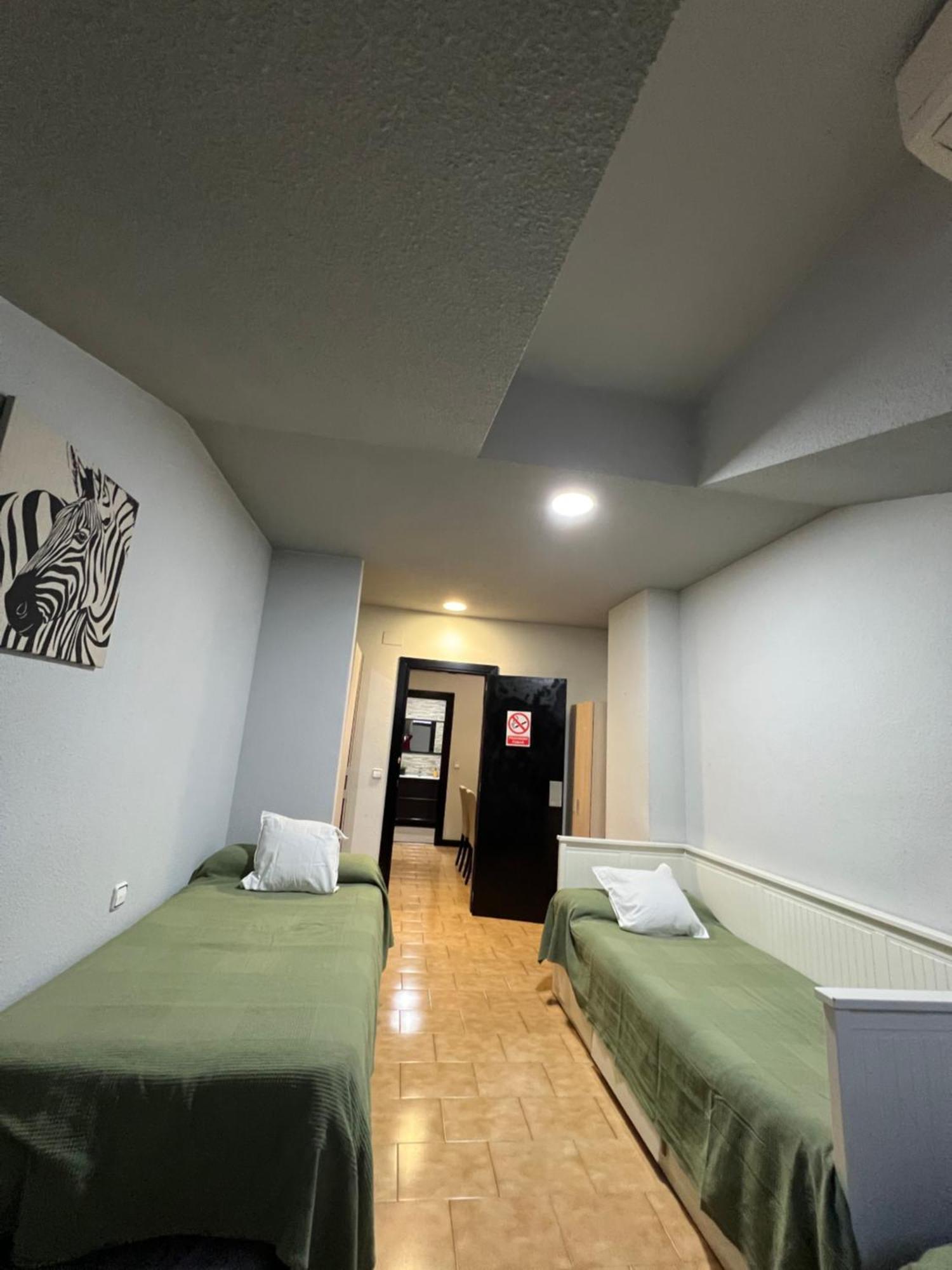 Appartamento Aparment Puerta De Sol Madrid Esterno foto
